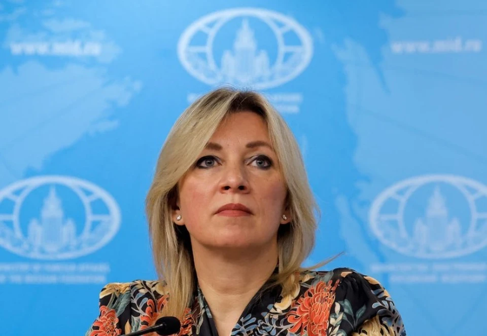 Захарова: российские посольства переполнены обращениями о переезде в РФ