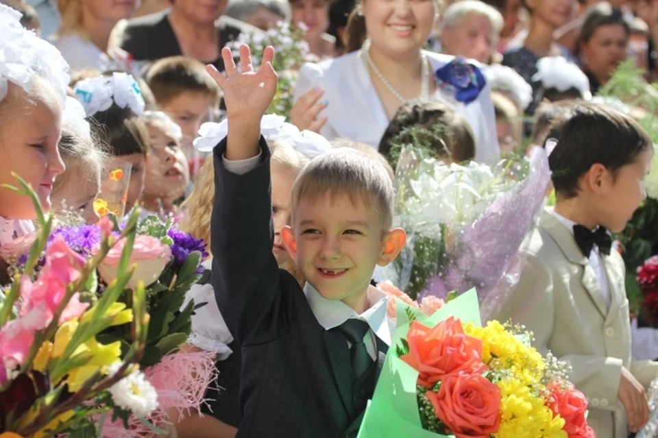 Ежегодная акция «Помоги собраться в школу» продлится до 31 августа. Фото архив КП
