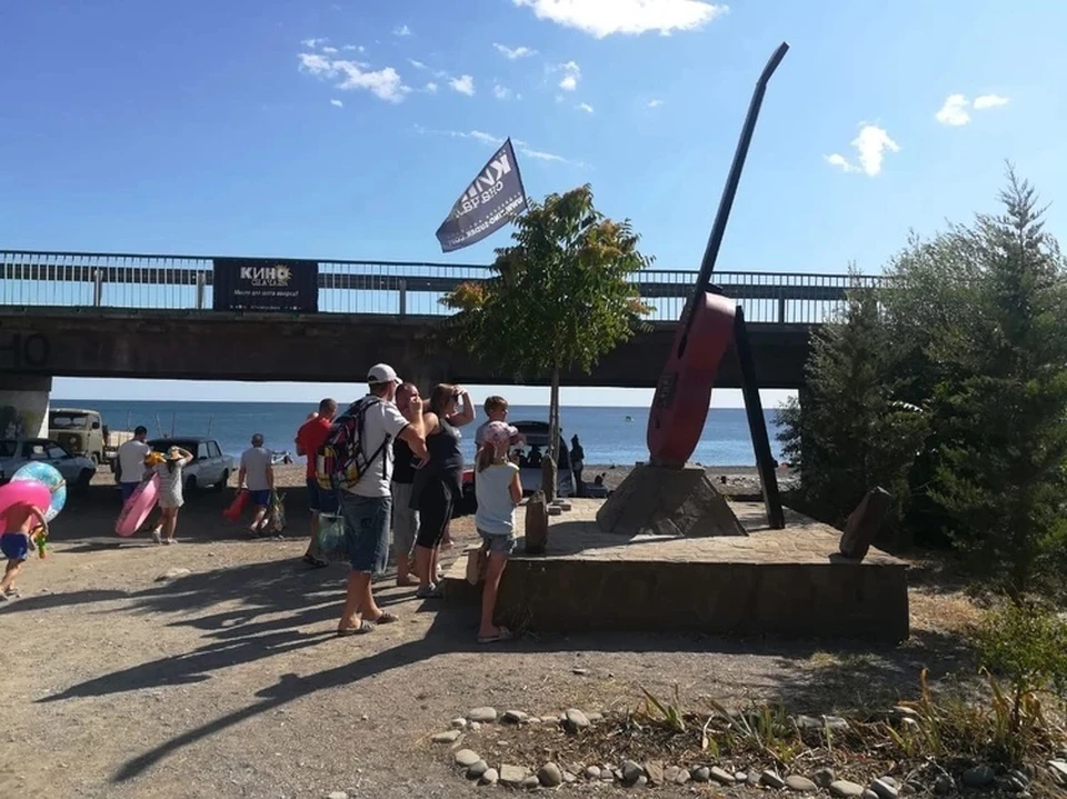 Памятник установлен в поселке Морское. Фото: Фестиваль «КИНО сначала»/Vk