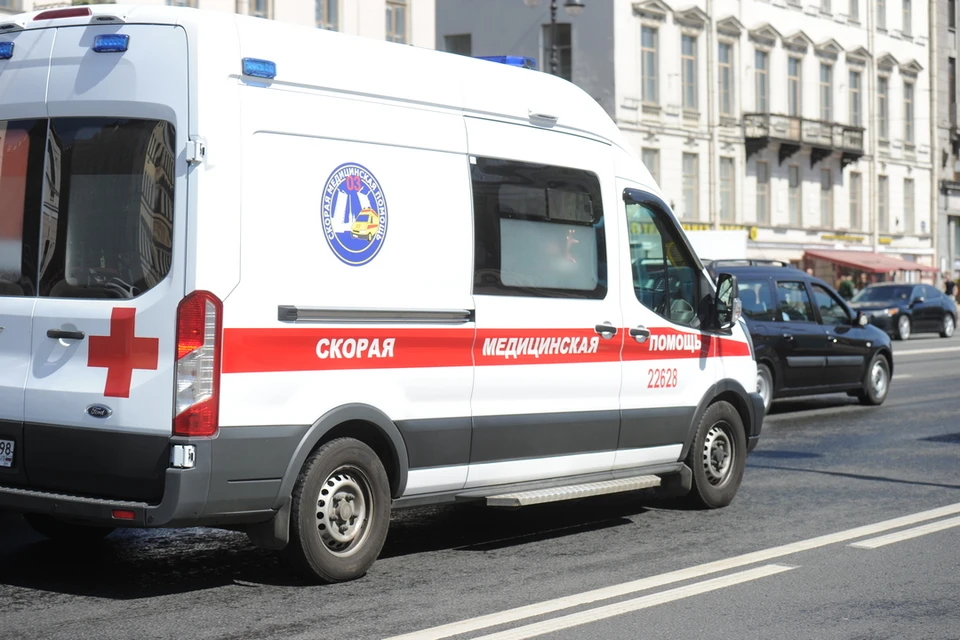 Двое рабочих в разных концах Петербурга получили похожие травмы болгаркой.