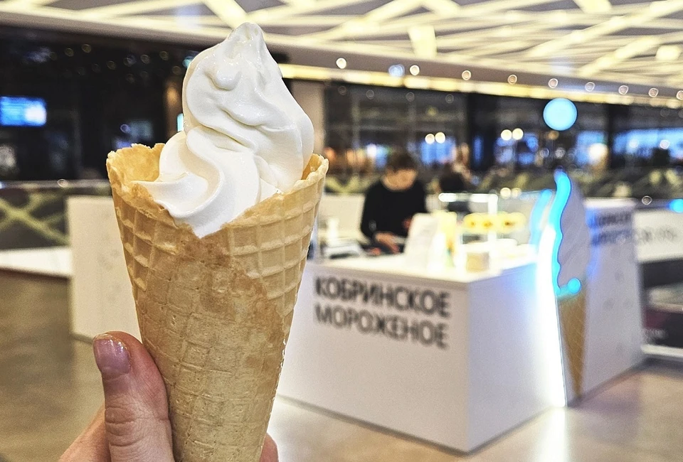 Кобринский маслодельно-сыродельный завод выбирает новый вкус для мороженого, которым Лукашенко угощал Путина в Беларуси. Фото: архив galleria-minsk.by.