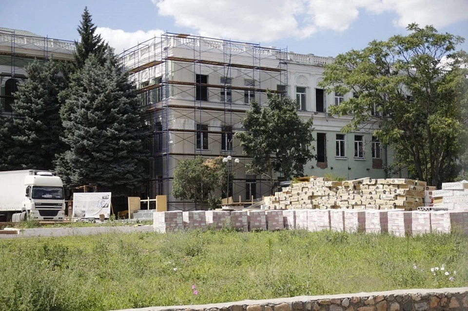 В Мелитопольском государственном университете активно ведется капитальный ремонт. ФОТО: тг-канал Евгения Балицкого