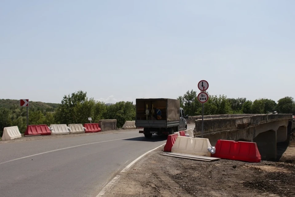 В Амвросиевке ДНР в этом году завершат восстановление моста. Фото: Минтранс ДНР