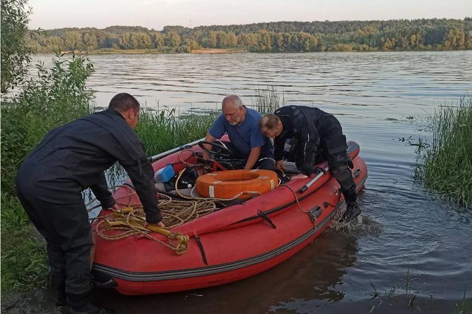 Водолазы обнаружили в реке тело второго рабочего, упавшего со Стригинского моста.