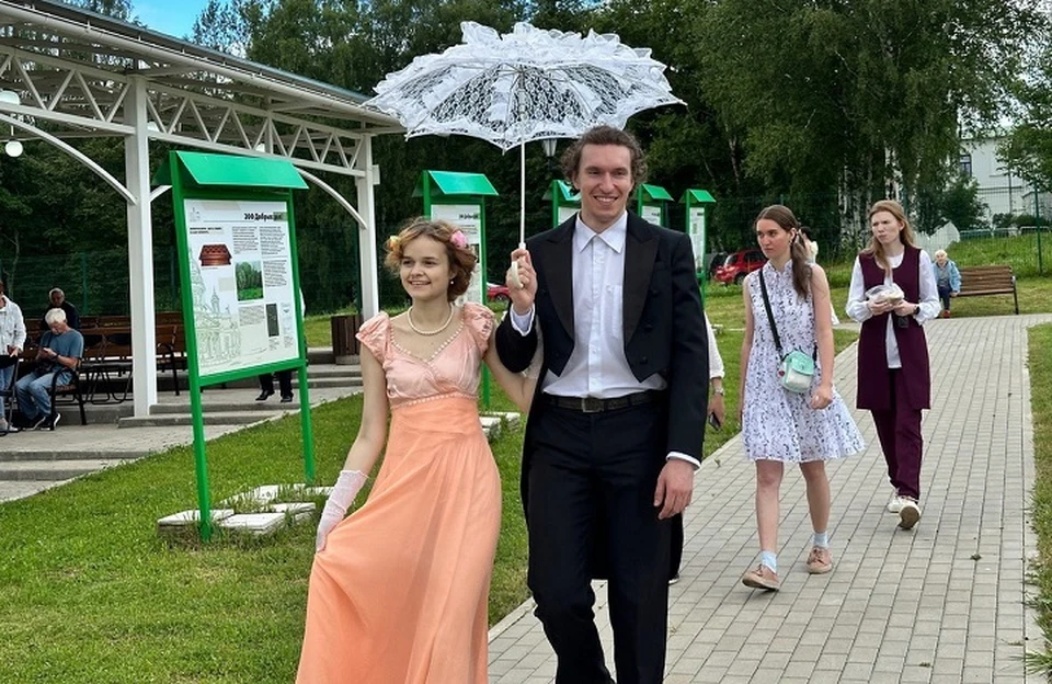 В старинной дворянской усадьбе прошли уличные представления, мастер-классы, концерты.