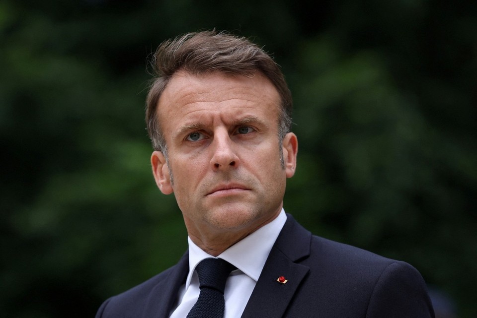 Макрон уйдет бесславно и досрочно: Ксавье Моро допустил отставку президента Франции