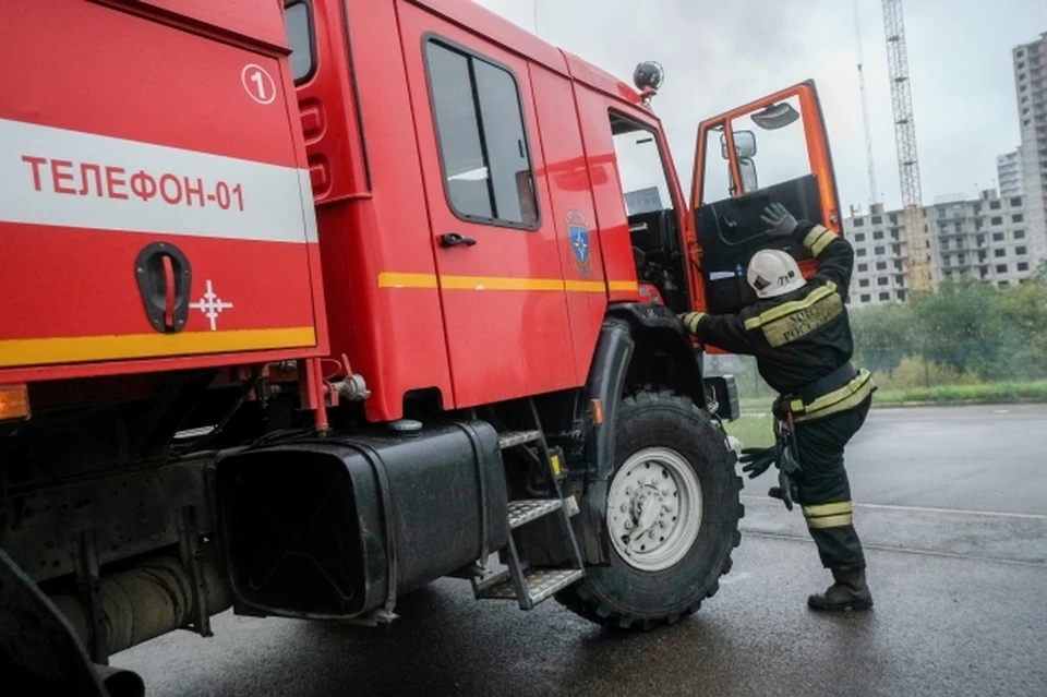 В бухте Инал загорелся лес.