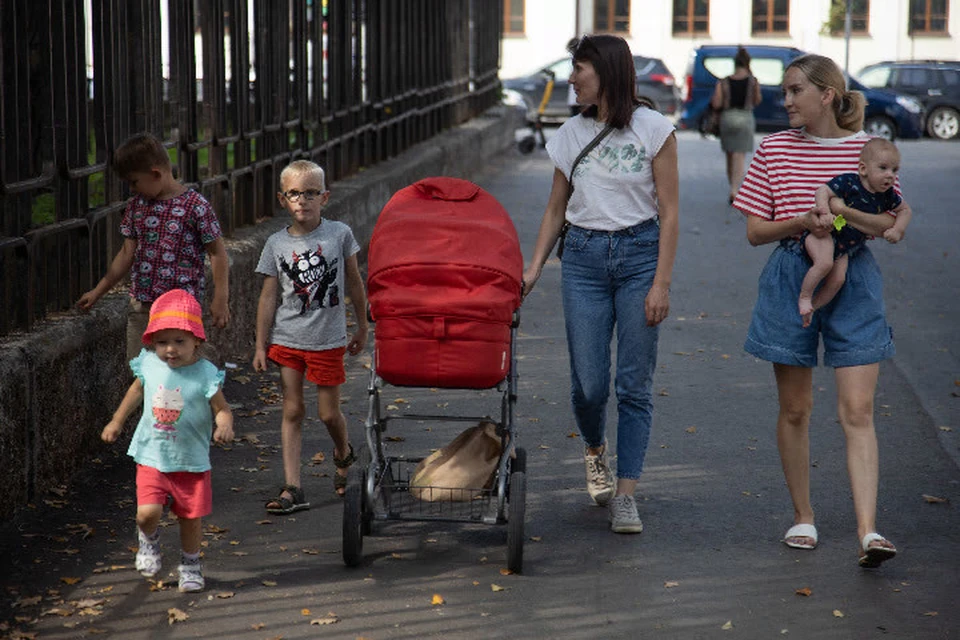 Сохранение и популяризация института семьи - важнейшая задача государства