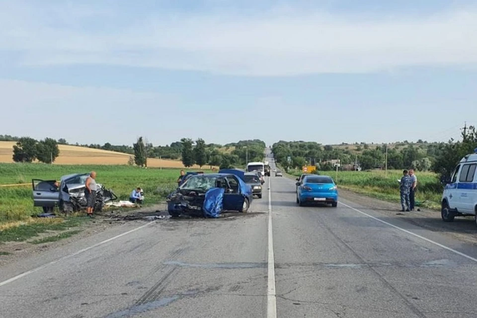 ДТП произошло на автодороге М-4 «Дон» - поселок Каменоломни. Фото: управление Госавтоинспекции России по Ростовской области