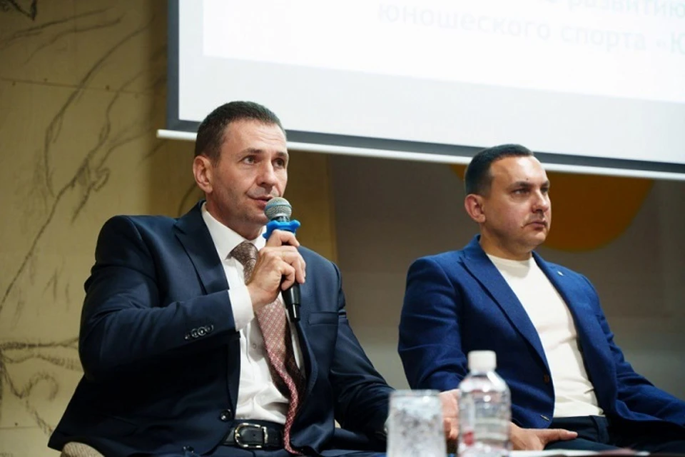 Дмитрий Демешин встретился с представителями спортивных организаций