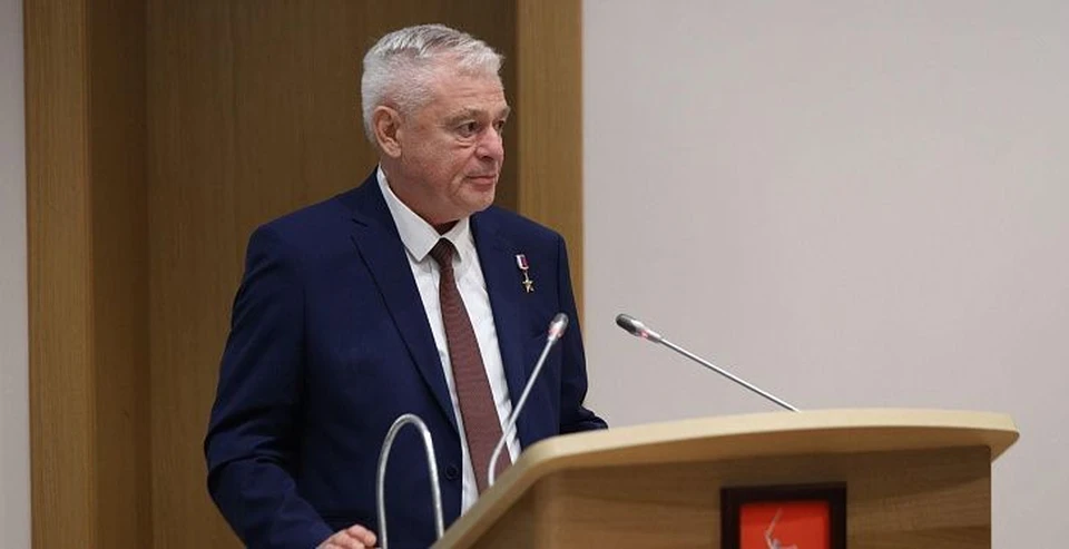 Валерий Ростовщиков будет защищать права человека еще пять лет. Фото облдума.