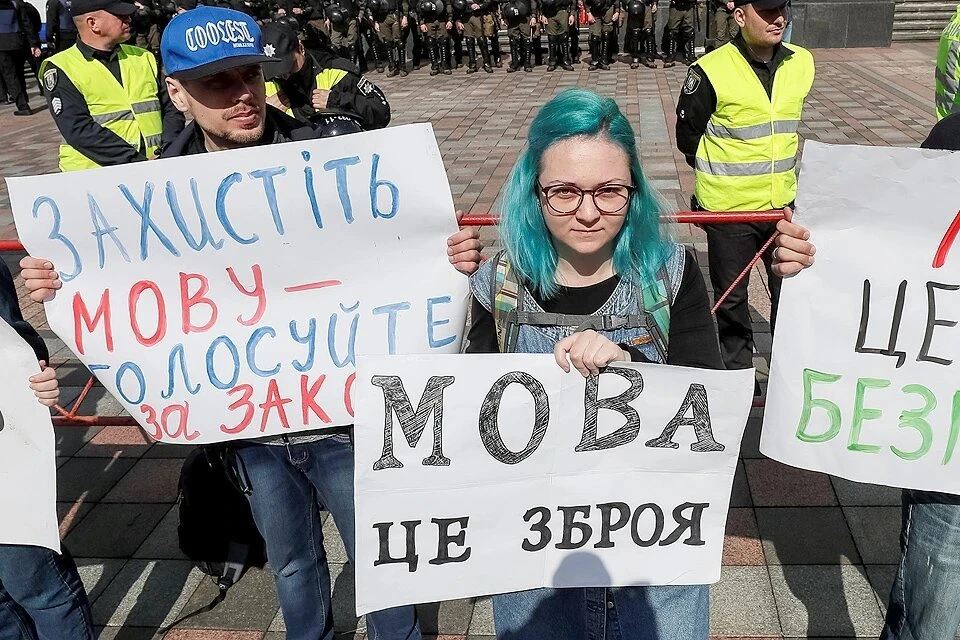 Омбудсмен Креминь: Некоторые граждане Украины дома общаются на русском языке
