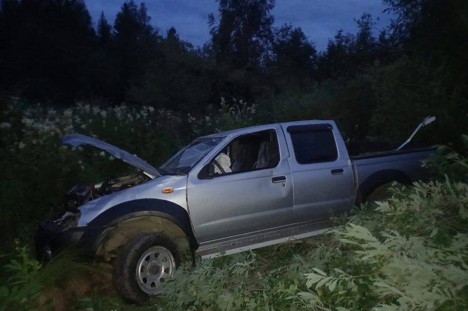 Водитель вылетел из салона автомашины и получил травмы, несовместимые с жизнью. Фото: пресс-служба ГИБДД по Свердловской области