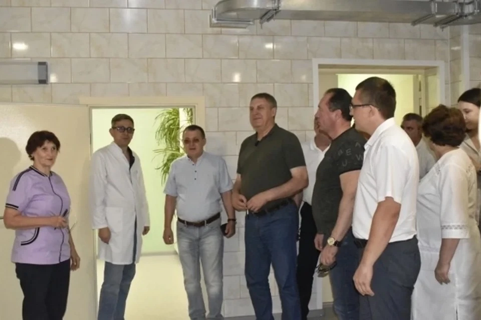 Качество выполненных работ в центральной поликлинике Брянки проинспектировал губернатор Брянской области Александр Богомаз. Фото - губернатор Брянской области Александр Богомаз