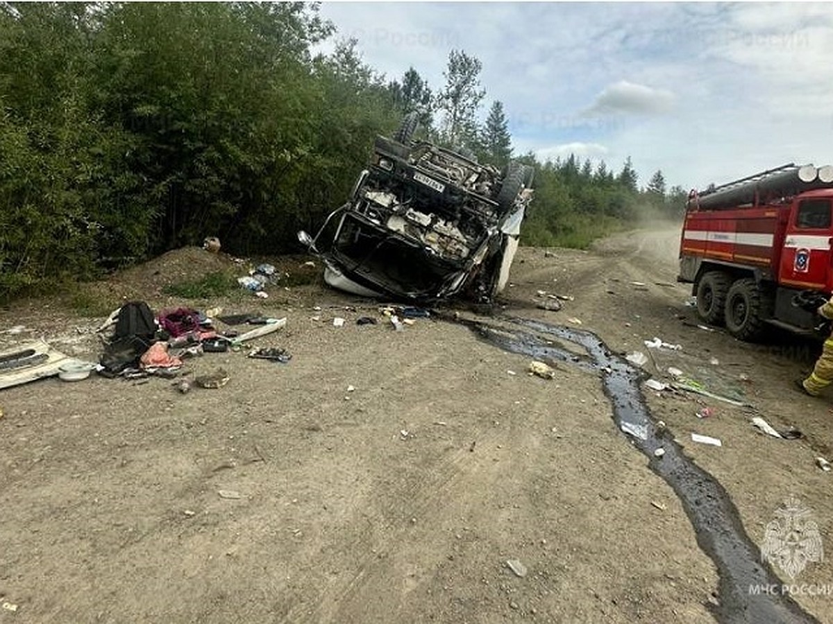 Грузовой автомобиль опрокинулся в Магаданской области - KP.RU