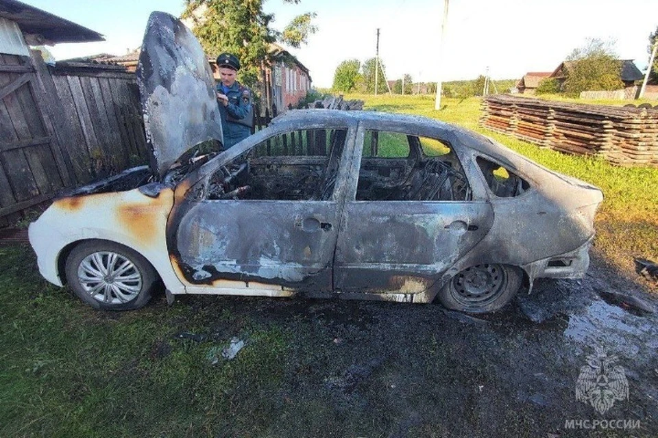 Общая площадь возгорания составила 4 кв.м. Фото: МЧС Удмуртии