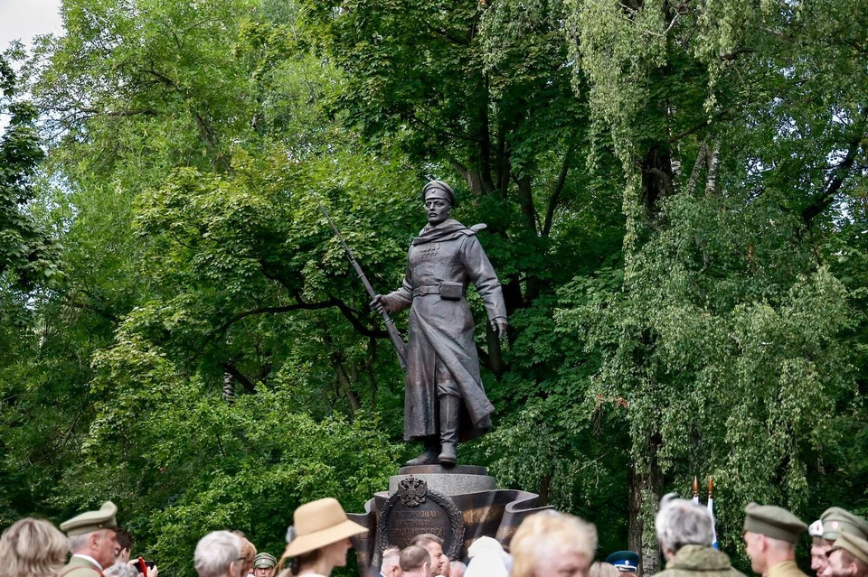 Памятник участникам Первой мировой войны открыли в парке Кулибина.