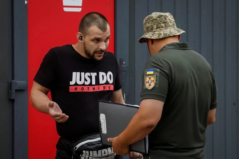 Полицейский в Одессе спас мужчину от принудительной мобилизации