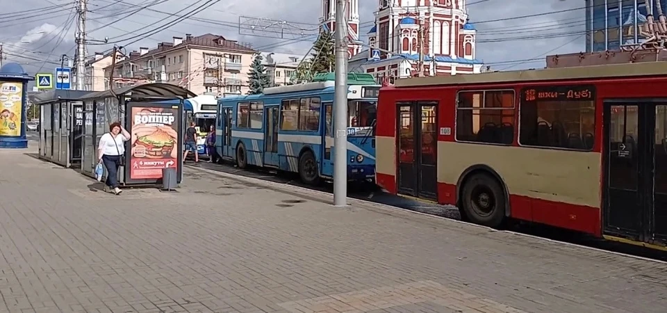 В центре Калуги остановились троллейбусы
