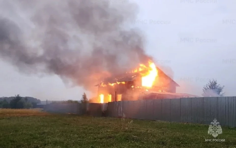 Жилой дом сгорел в Калужской области