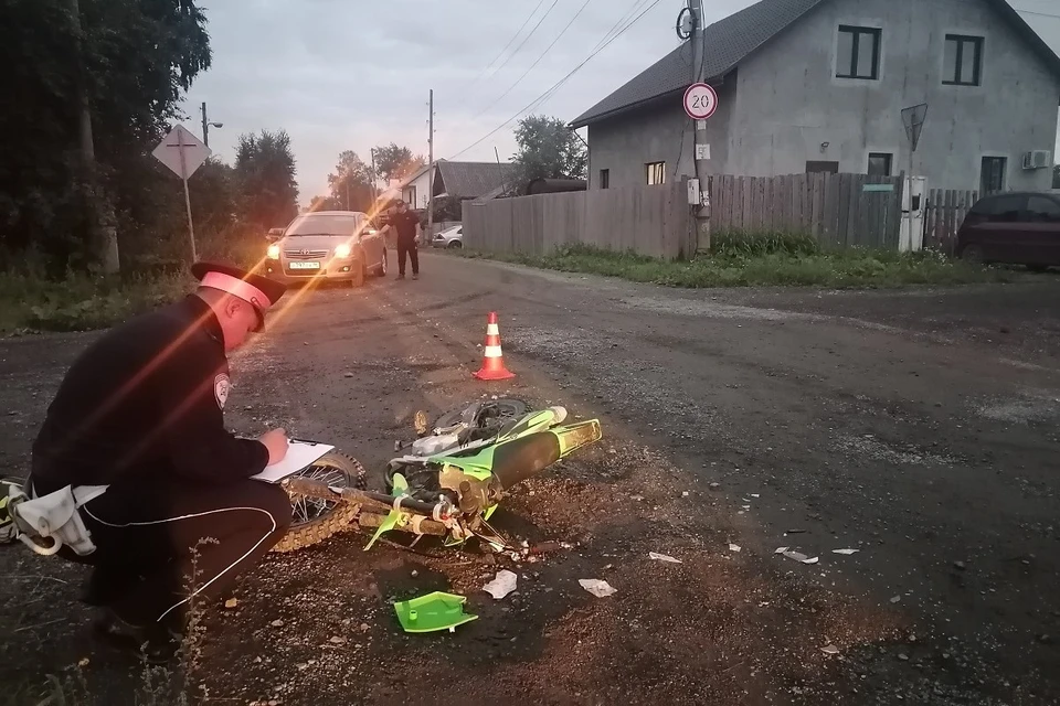 Парней, пострадавших в аварии, доставили в Серовскую ГБ
