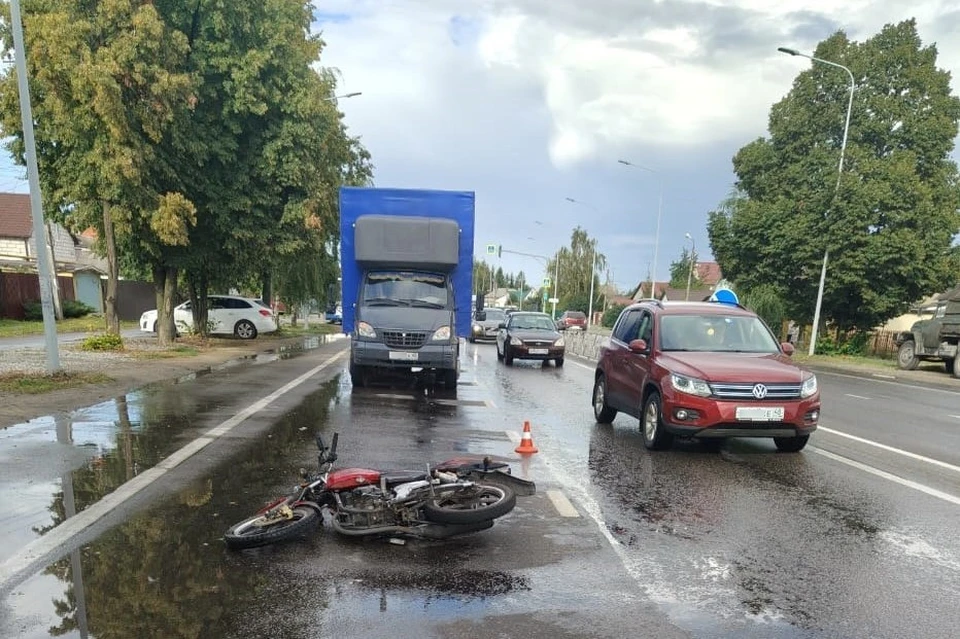 28-летний мотоциклист перевернулся на улице Баумана в Липецке