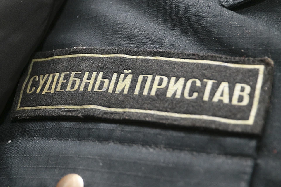Мужчина клялся, что заплатит штраф, но приставам пришлось снова браться за дело