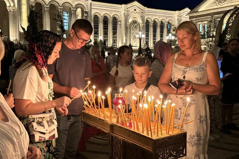 Храм во имя Святой Троицы - единственный в городе храм под открытым небом.