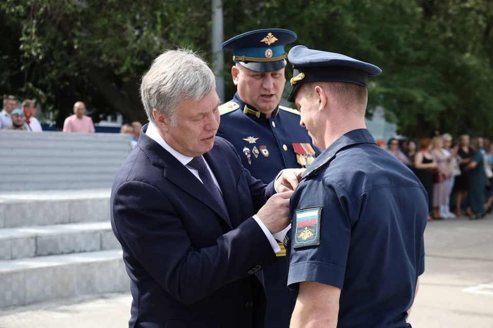 Алексей Русских вручил десантникам государственные награды. ФОТО: тг-канал Алексея Русских