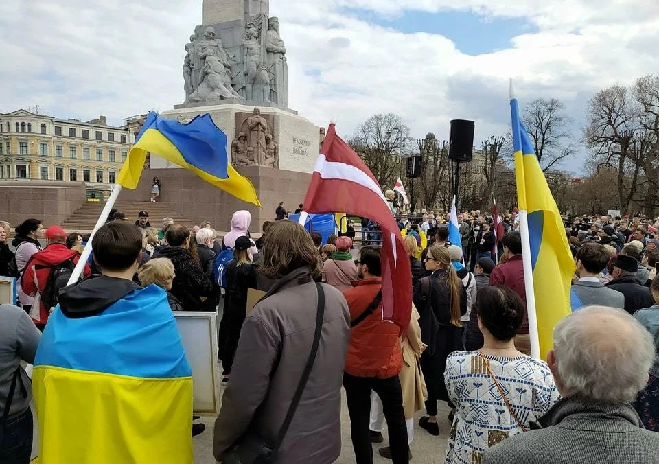 В Латвии заметно упала поддержка украинских военных беженцев
