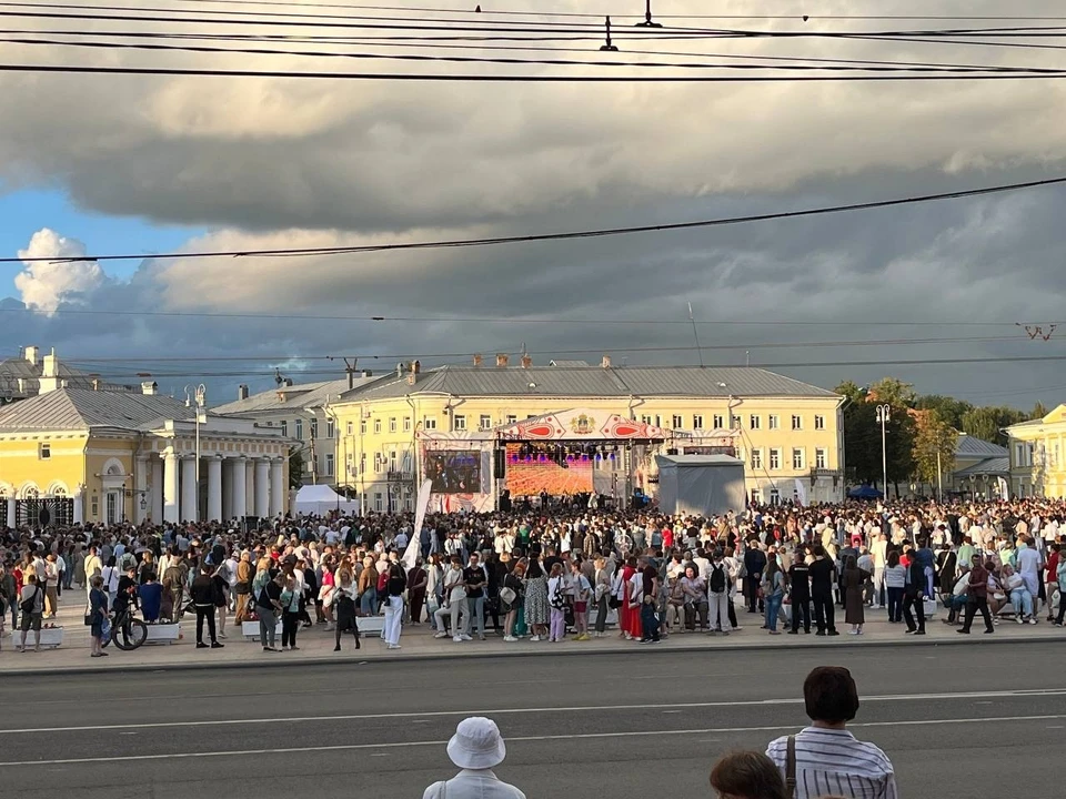 Фото: Лев Лещенко, Алексей Воробьёв и Ольга Кормухина порадовали костромичей своими хитами