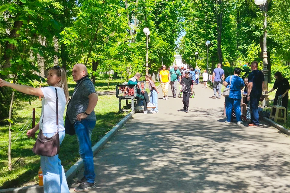 Температура воздуха составит 8-10°C ночью и 26-28°C днем.