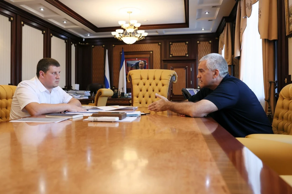 Сергей Аксенов провел встречу с руководством «Крымэнерго». Фото: пресс-служба главы Крыма