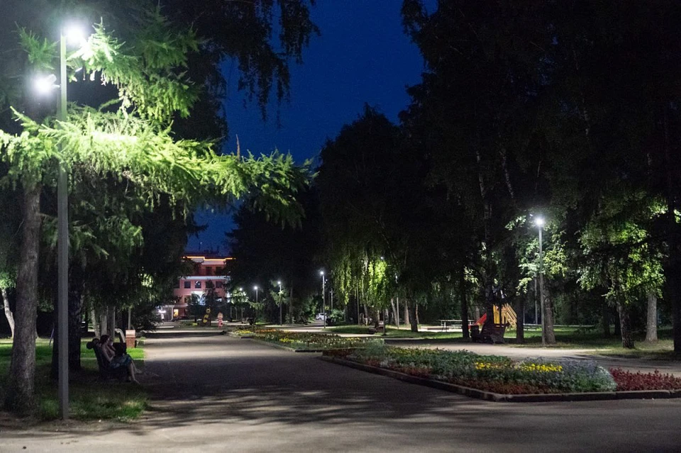 По скверу Искусств в Кемерове разгуливал голый горожанин. Фото - мэрия Кемерова.