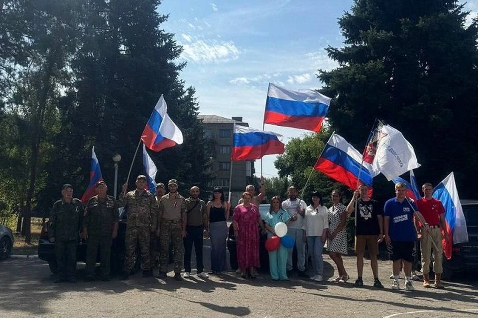 Ветераны ДНР приняли участие в мероприятиях ко Дню государственного флага России. Фото: t.me/fond_ZO_DPR