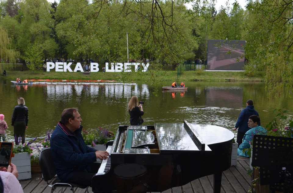 Из Везелки в Белгороде коммунальщики с апреля достали больше 8 кубометров мусора.