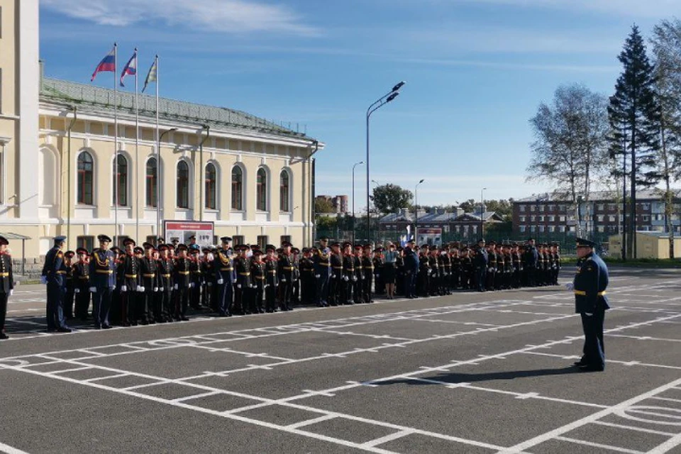 В Иркутске отпраздновали годовщину образования суворовского училища.