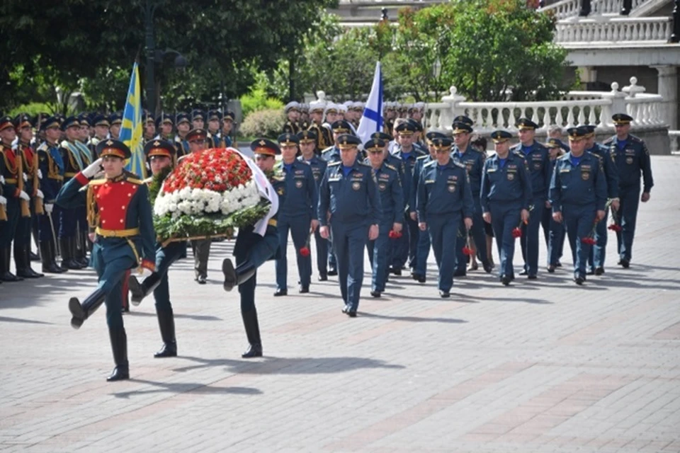 5 сентября, в День неизвестного солдата, в ЛНР вспоминают погибших во времена Великой Отечественной войны безымянных героев