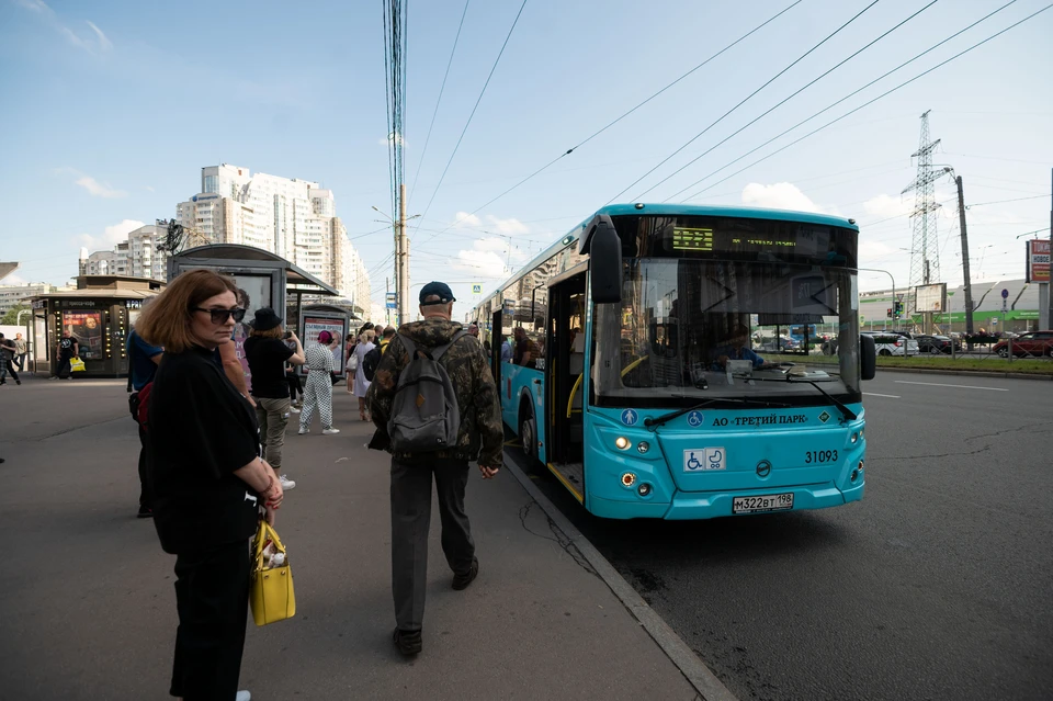 В Петербурге нашли подрядчика, который обустроит выделенные полосы на Комендантском и Коломяжском проспектах.