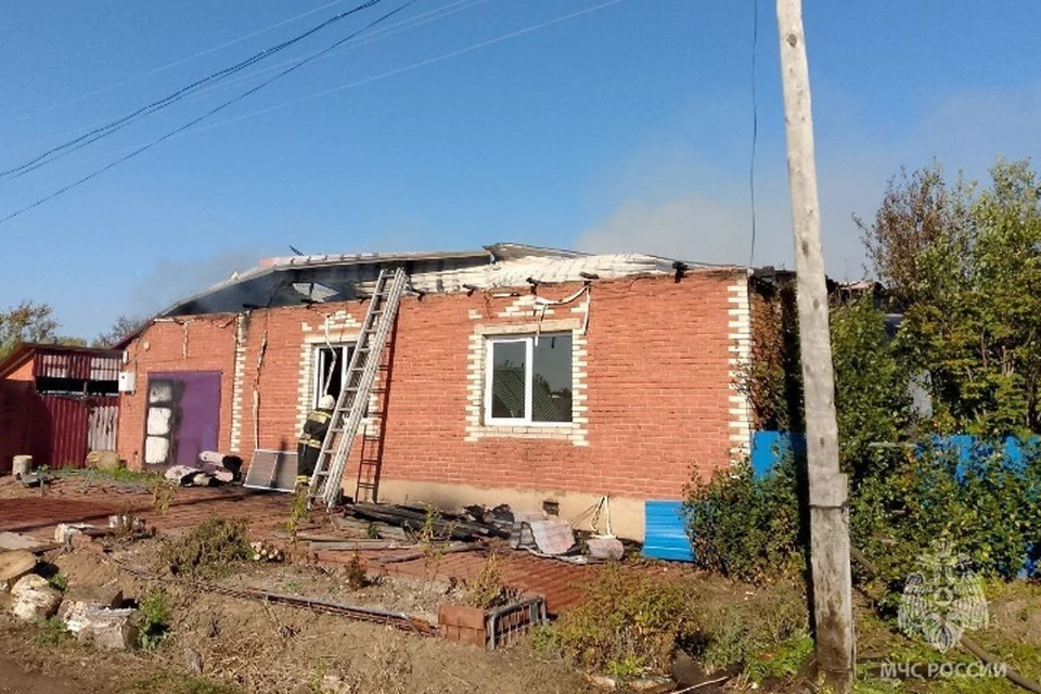 Пострадавшего мужчину везли в больницу. Фото: МЧС Удмуртии