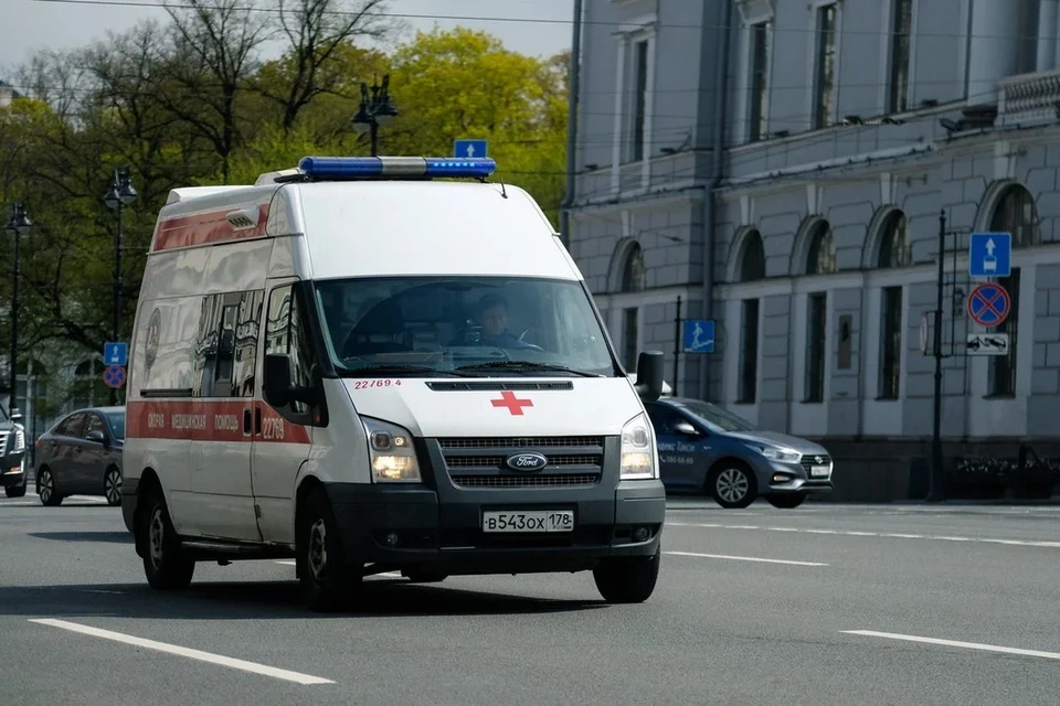 Четырехлетний мальчик едва не лишился двух пальцев, засунув руку в работающий блендер.