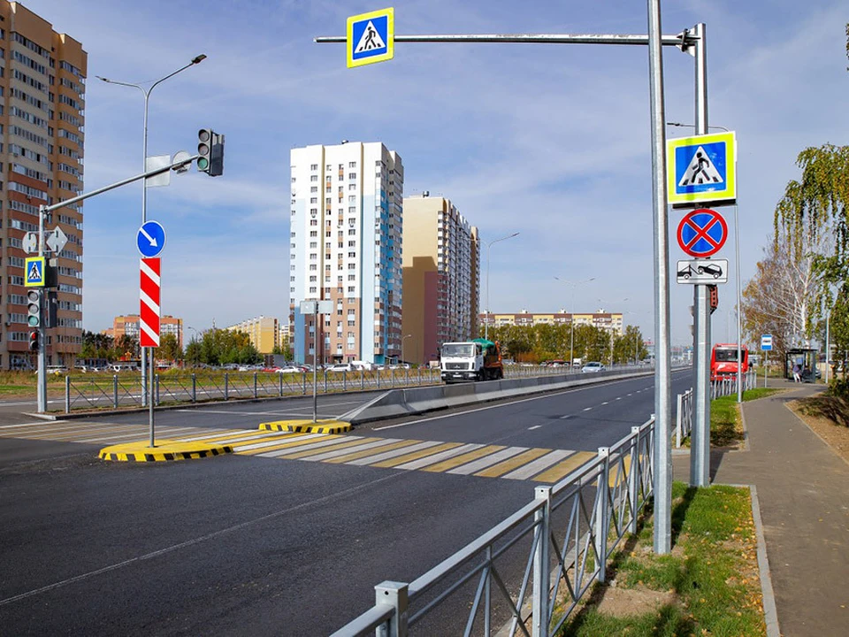 После ремонта дорога стала четырехполосной. Фото: администрация Кировского и Московского районов