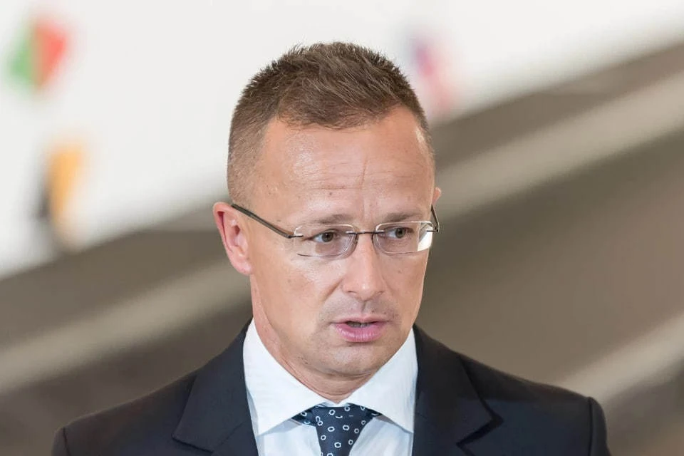 Сийярто назвал слова Харрис в адрес Орбана и венгров неприемлемыми