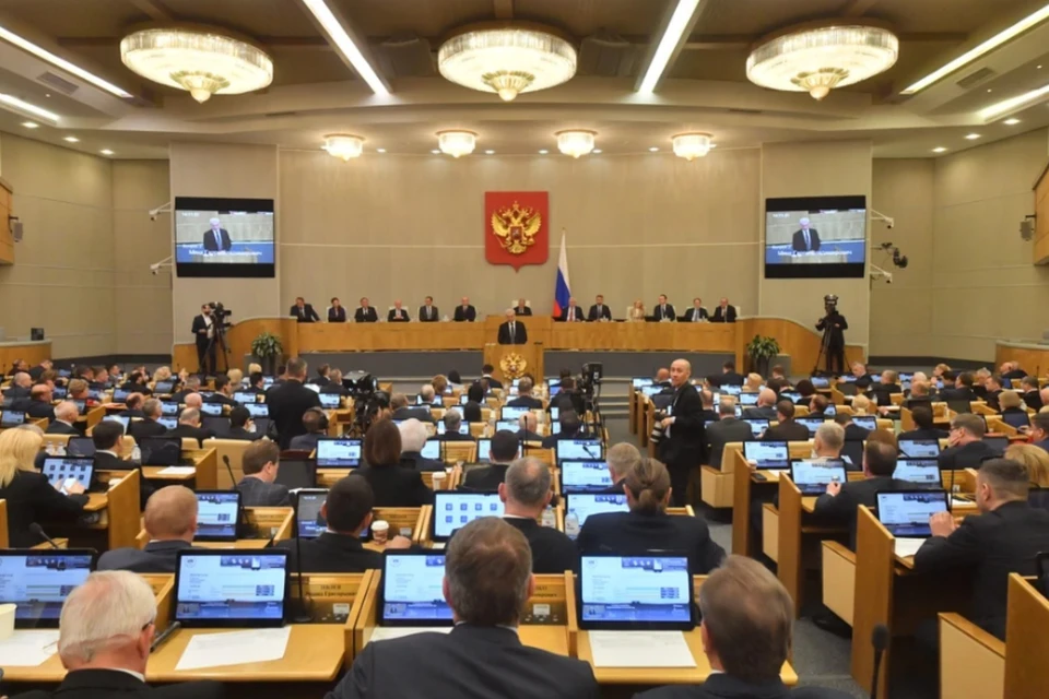 Депутат Хамитов заплатил за обед из шести блюд в думской столовой 557 рублей