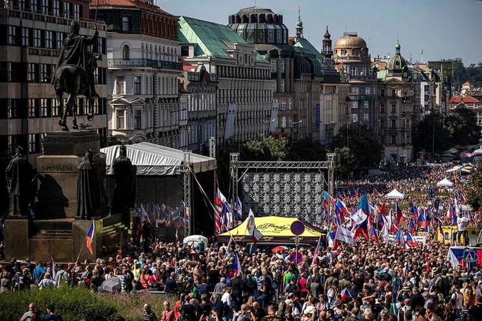 Politico: рост прокремлевского блока грозит ЕС серьезными проблемами