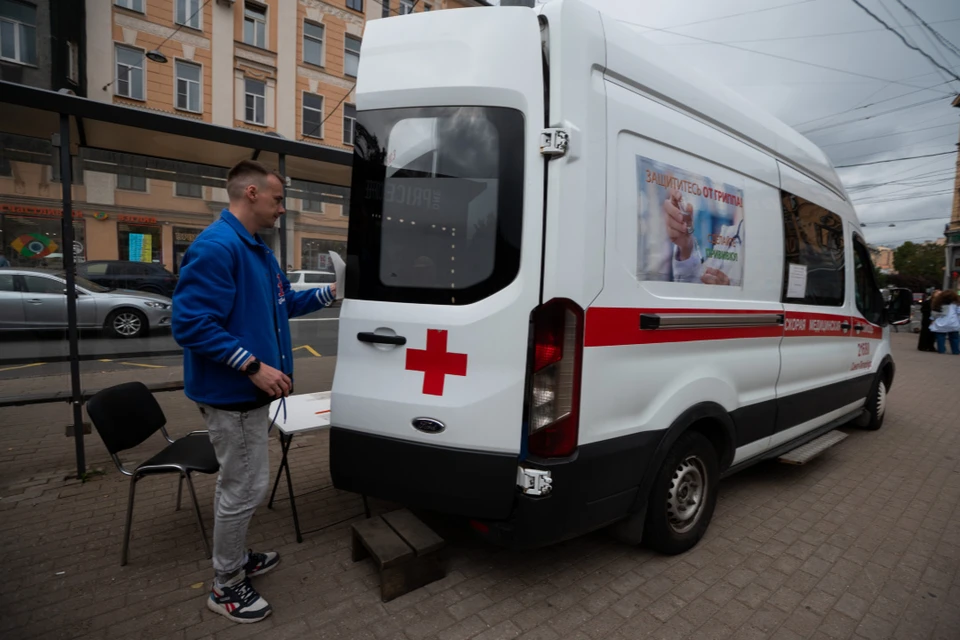 Жителей Петербурга призвали привиться против гриппа.