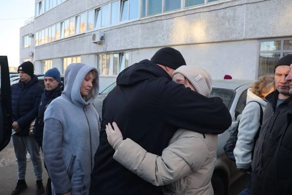 Шесть мужчин из Братска отправились добровольцами в зону СВО. Фото: администрация Братска.