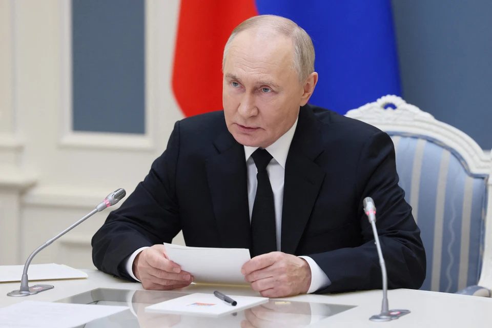 Президент подчеркнул, что эти суда — не только результат высоких технологий, но и символ амбиций страны в освоении арктических территорий
