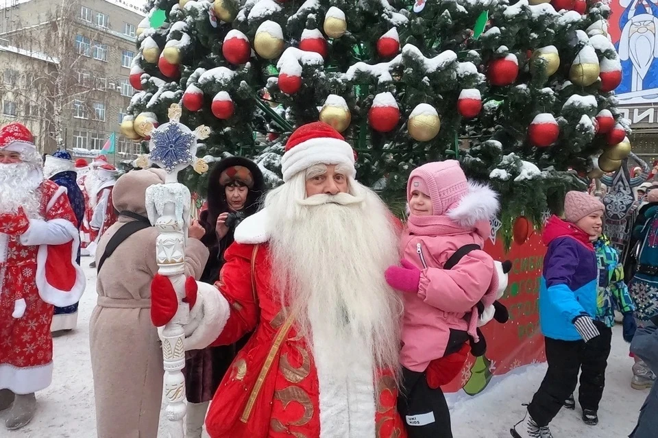 Рассказываем, на какие спектакли и шоу можно сходить с детьми на новогодние праздники.