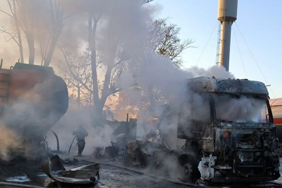 Пожар удалось локализовать в 16:40. Фото: МЧС России